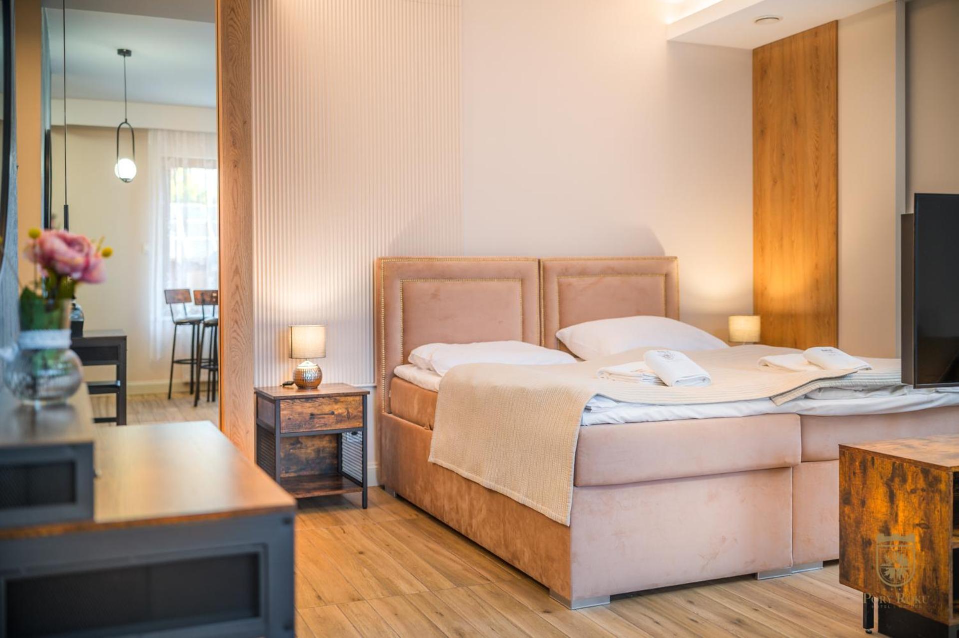 Hotel Pory Roku Czysteblota Экстерьер фото