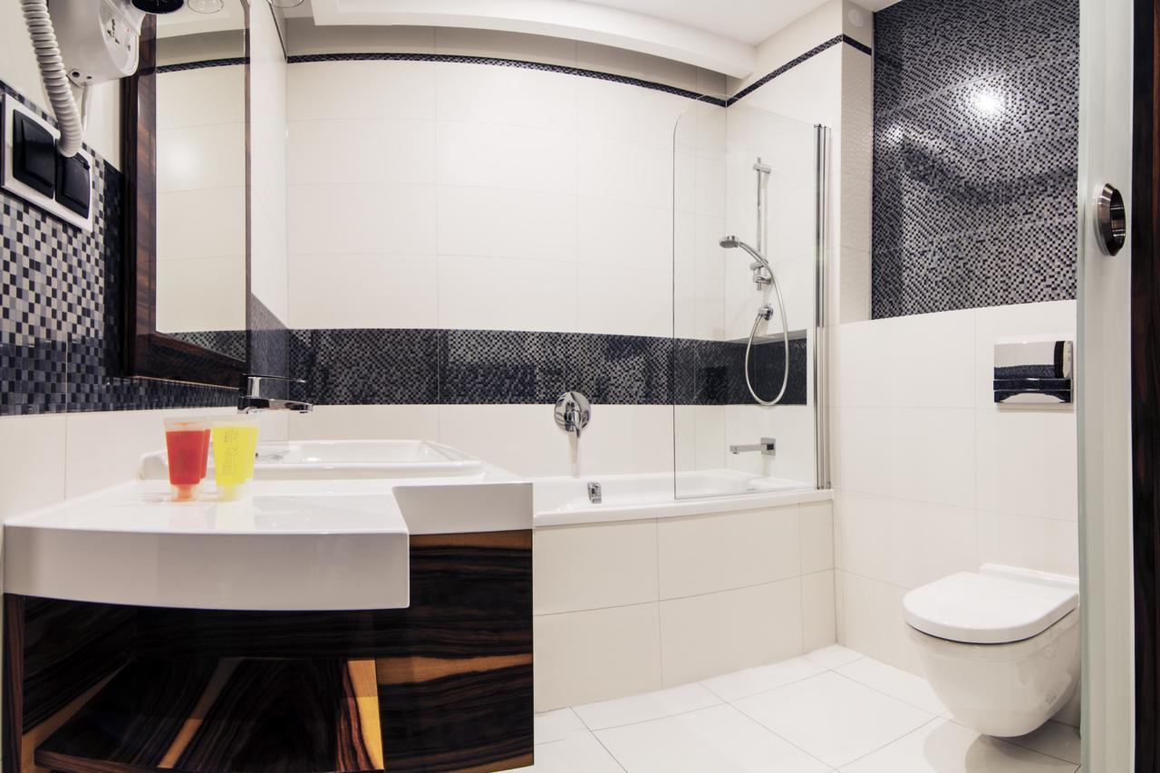 Hotel Pory Roku Czysteblota Экстерьер фото