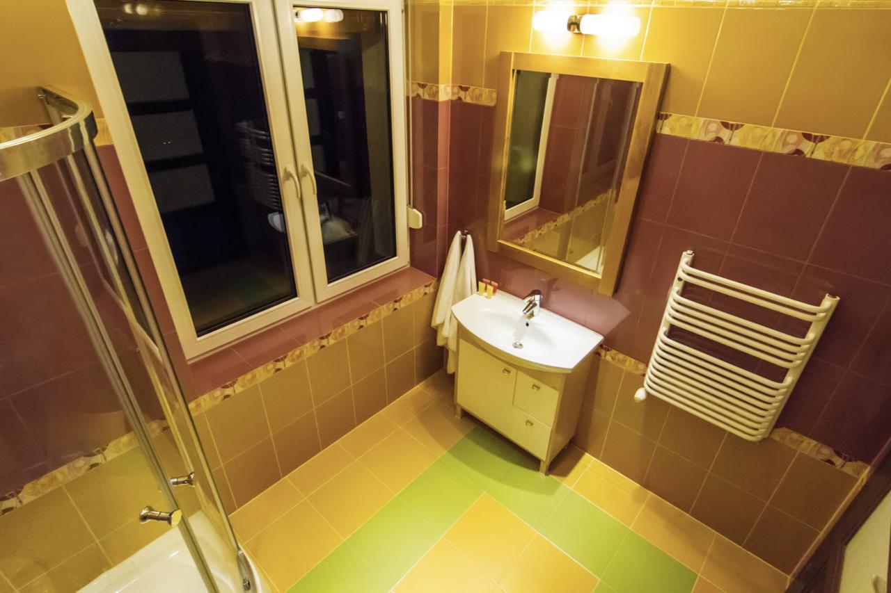 Hotel Pory Roku Czysteblota Экстерьер фото