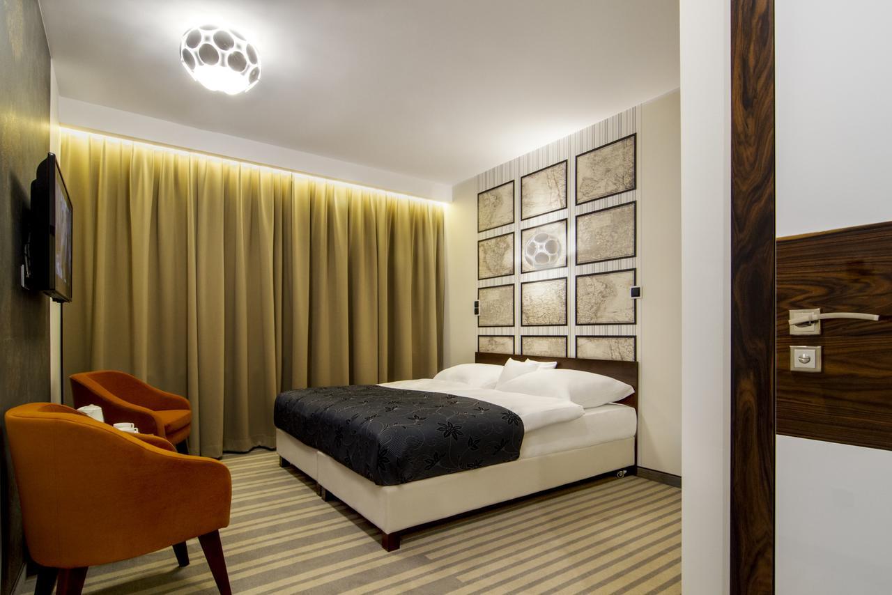 Hotel Pory Roku Czysteblota Экстерьер фото