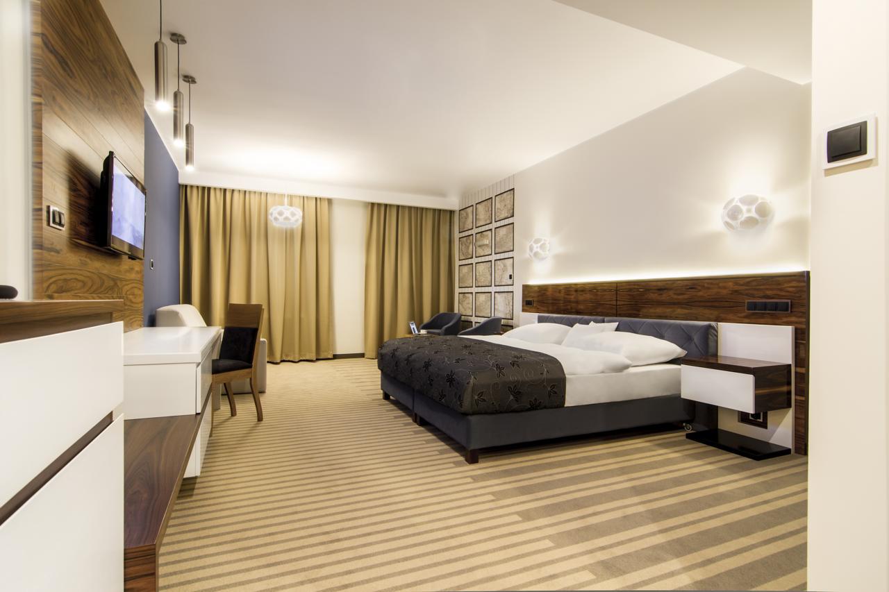 Hotel Pory Roku Czysteblota Экстерьер фото