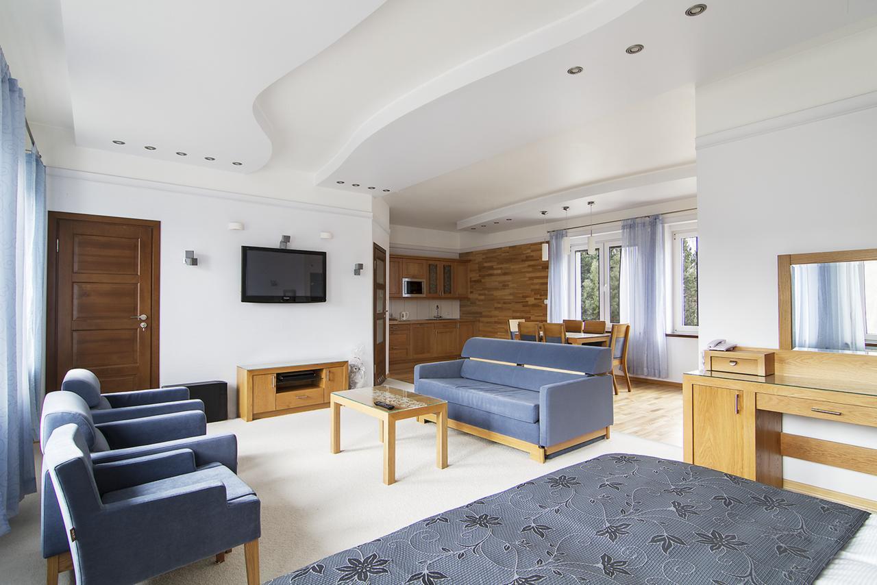 Hotel Pory Roku Czysteblota Экстерьер фото