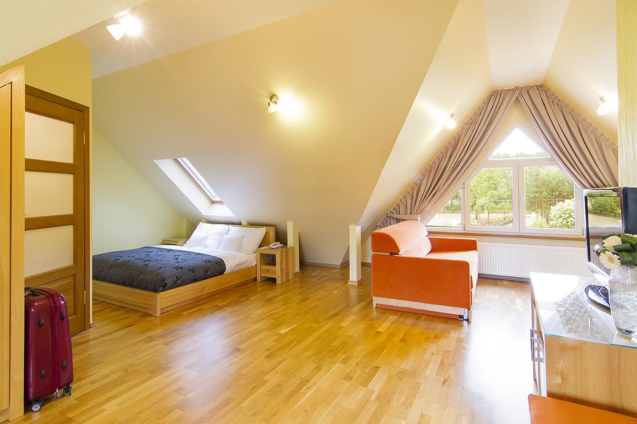 Hotel Pory Roku Czysteblota Экстерьер фото