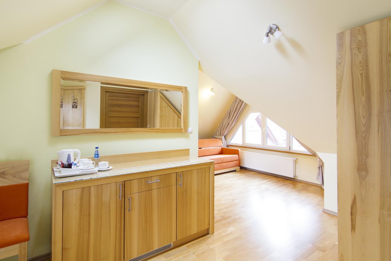 Hotel Pory Roku Czysteblota Экстерьер фото