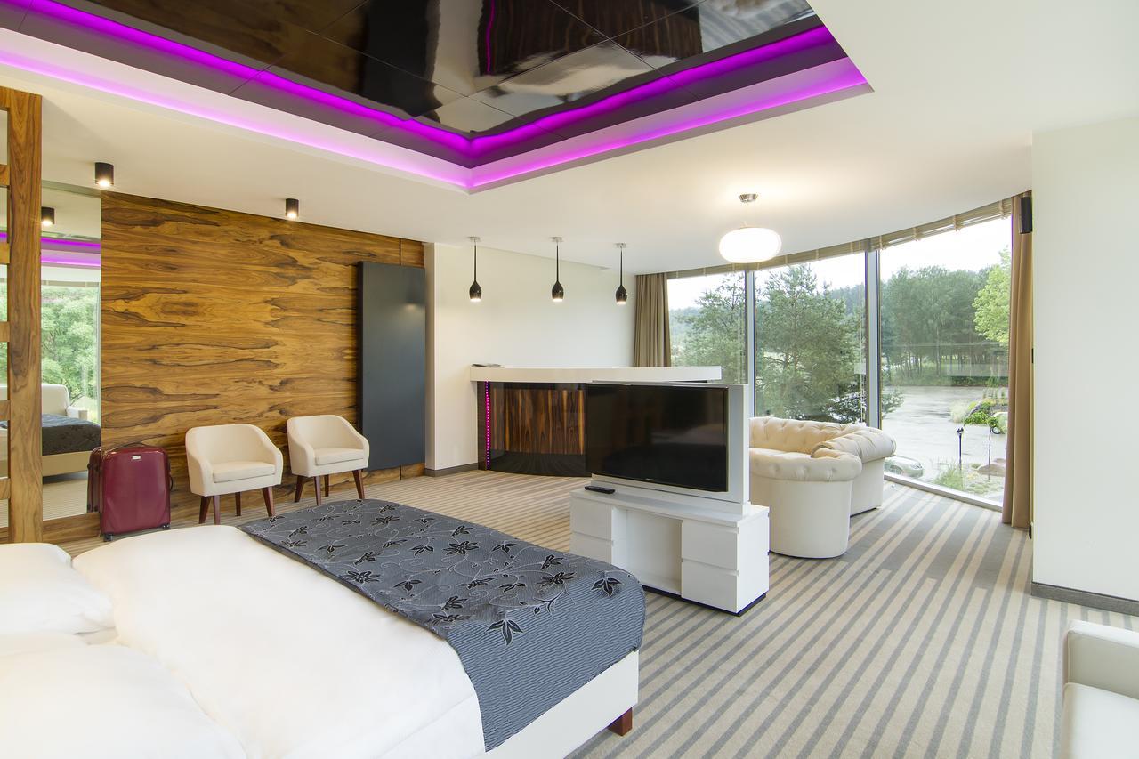 Hotel Pory Roku Czysteblota Экстерьер фото